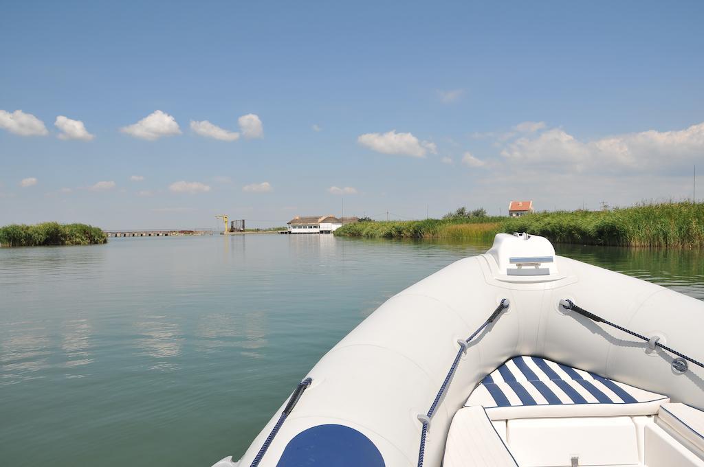 Doi Capitani Otel Crişan Dış mekan fotoğraf